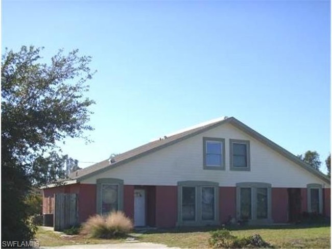 7526 Carrier Rd in Ft. Myers, FL - Building Photo - Building Photo