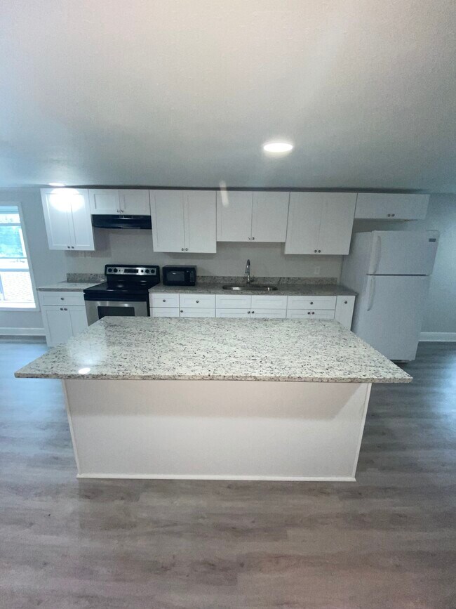 4411 Chastant St in Metairie, LA - Building Photo - Building Photo