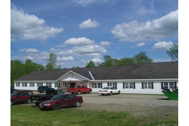 Baker Street Apartments in Clinton, ME - Foto de edificio