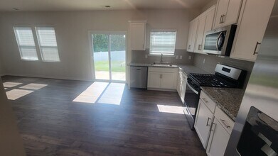 14136 Wilson Mac Ln in Charlotte, NC - Building Photo - Building Photo