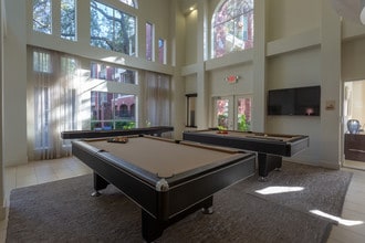 The Belmont in Houston, TX - Building Photo - Interior Photo