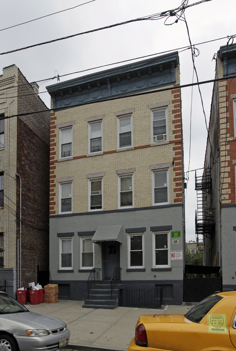 223 Van Horne St in Jersey City, NJ - Building Photo