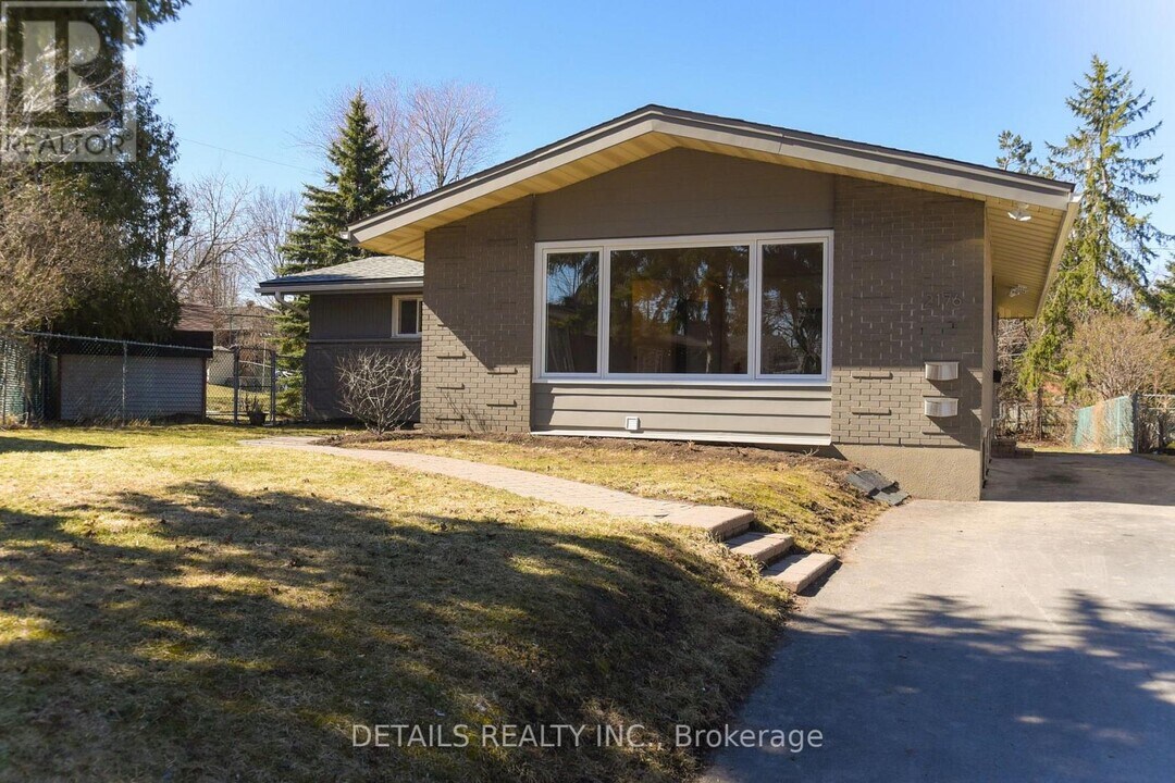 B - 2176 LAMBETH Walk in Ottawa, ON - Building Photo