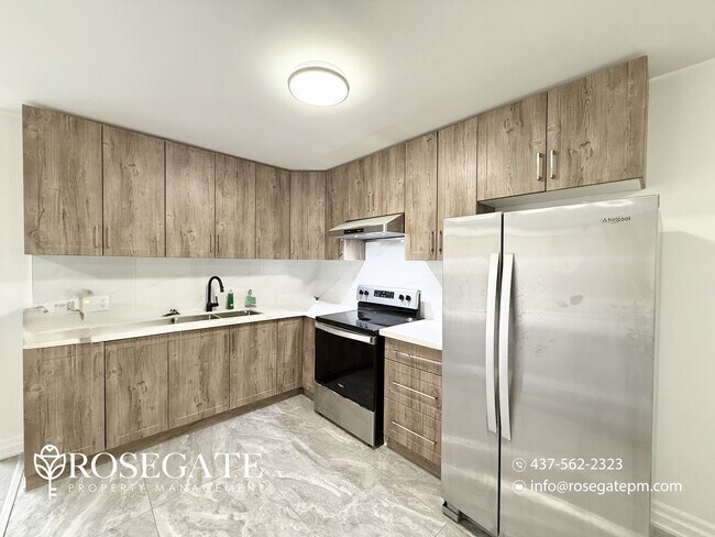 2135 Jane St in Toronto, ON - Building Photo - Building Photo