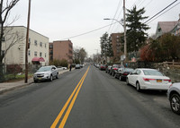 411 Warburton Ave in Yonkers, NY - Foto de edificio - Building Photo