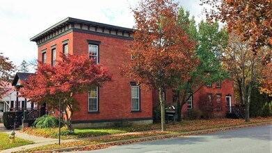 47 W Harrison St in Saratoga Springs, NY - Foto de edificio - Building Photo