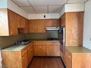 16 Cutler St in Clifton, NJ - Building Photo - Building Photo