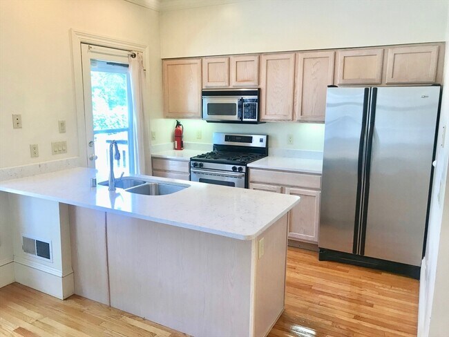 property at 10 E Concord St