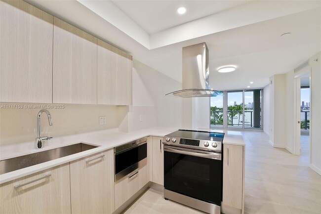 1500 Bay Rd, Unit N-0804 in Miami Beach, FL - Foto de edificio - Building Photo