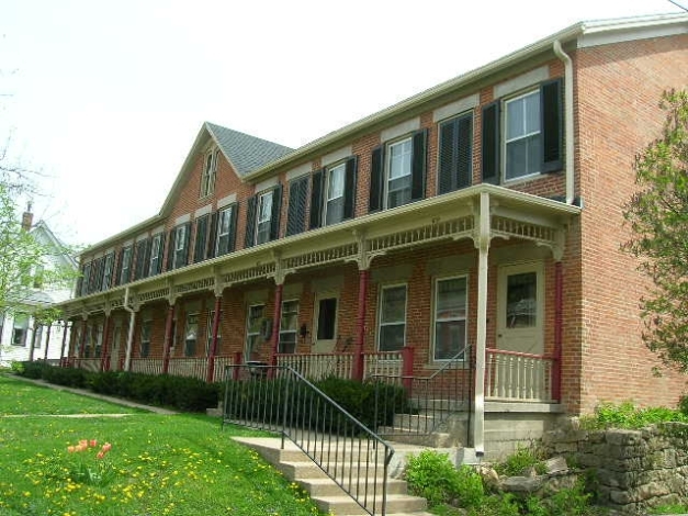 403-411 Broadway St in Galena, IL - Foto de edificio - Building Photo