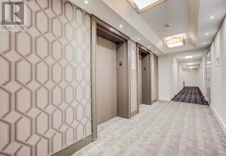 9199 Yonge St in Richmond Hill, ON - Building Photo - Building Photo