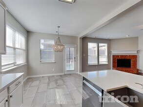 10401 Turning Leaf Trail in Fort Worth, TX - Foto de edificio - Building Photo