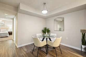 Jackson Square Apartments in Tallahassee, FL - Building Photo - Interior Photo