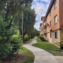 17612 NW 25th Ave in Miami Gardens, FL - Building Photo - Building Photo