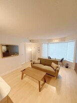 175 Cumberland St, Unit SI ID1379531P in Toronto, ON - Building Photo