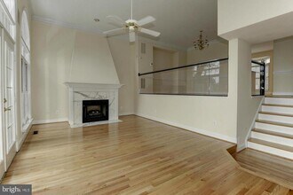 2217 N Oak Ct in Arlington, VA - Building Photo - Building Photo