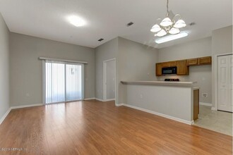 5101 Playpen Dr in Jacksonville, FL - Foto de edificio - Building Photo