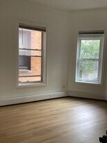 736 Washington St, Unit 1 in Brookline, MA - Building Photo