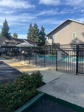 Spacious 1 and 2 Bedrooms, Gated, Pool & READY TO GO! in Sacramento, CA - Building Photo - Building Photo