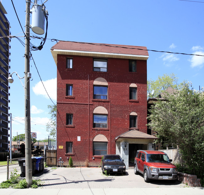 Robina Suites in Toronto, ON - Building Photo - Building Photo