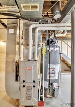 228 Pine St in Buffalo, NY - Foto de edificio - Building Photo