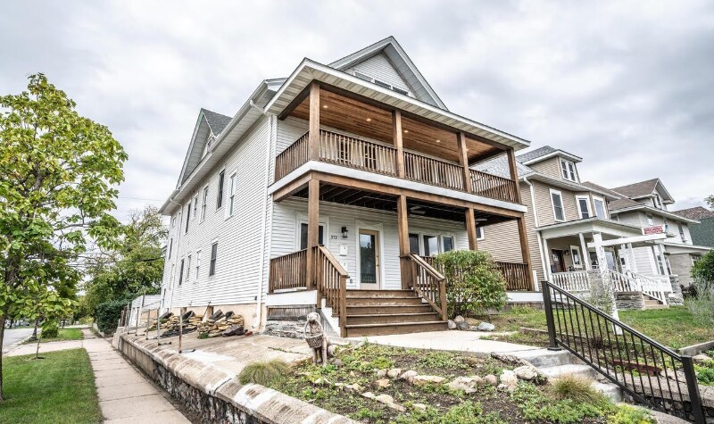 979 Marshall Ave in St. Paul, MN - Foto de edificio
