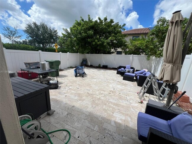 3399 W 90th Terrace in Hialeah, FL - Building Photo - Building Photo