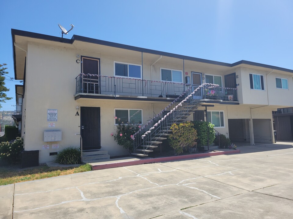 1290 141st Ave in San Leandro, CA - Building Photo