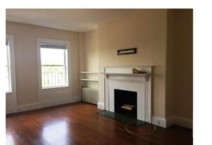 464 Beacon St, Unit 2F in Boston, MA - Building Photo