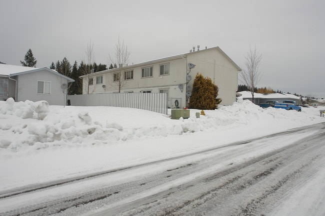 7005 W Timberline St in Rathdrum, ID - Foto de edificio - Building Photo