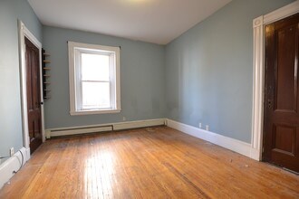 72 Easton St, Unit 2 in Boston, MA - Building Photo - Building Photo