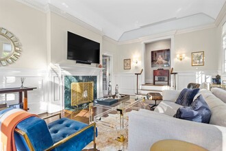 43 Maple Ave in Greenwich, CT - Building Photo - Interior Photo