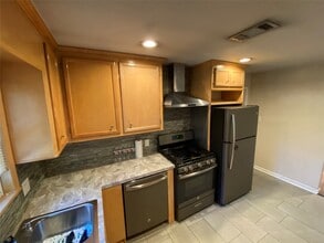 1311 Elton St in Houston, TX - Building Photo - Building Photo