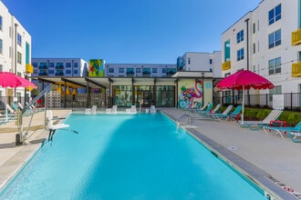 The Skylark in Atlanta, GA - Building Photo - Building Photo