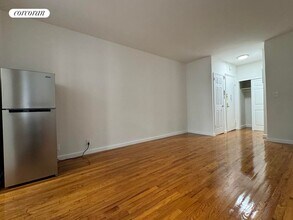 1409 2nd Ave in New York, NY - Foto de edificio - Building Photo