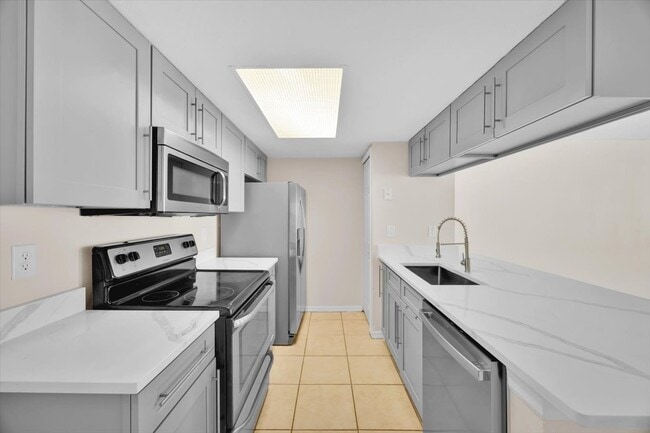 2035 Royal Bay Blvd in Kissimmee, FL - Building Photo - Building Photo