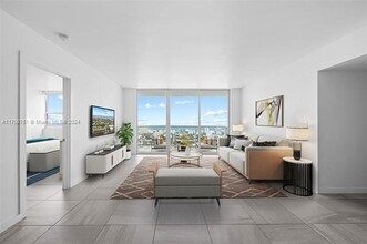 650 West Ave, Unit 2808 in Miami Beach, FL - Building Photo - Building Photo