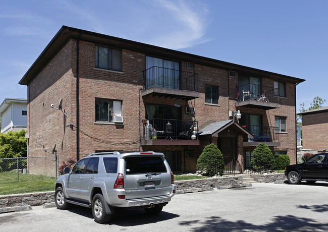 Perry Apartments in Mundelein, IL - Building Photo - Building Photo