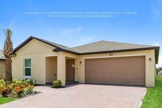 767 Carlyle Wy in Fort Pierce, FL - Building Photo - Building Photo