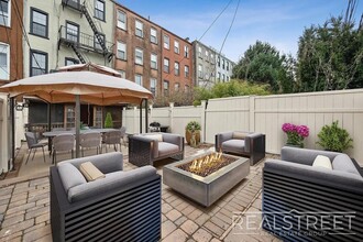 329 Decatur St in Brooklyn, NY - Building Photo - Building Photo