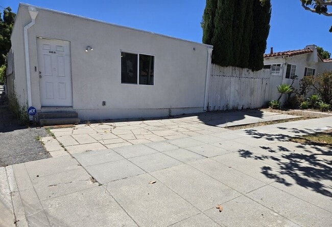 300 S La Peer Dr, Unit A in Beverly Hills, CA - Building Photo - Building Photo