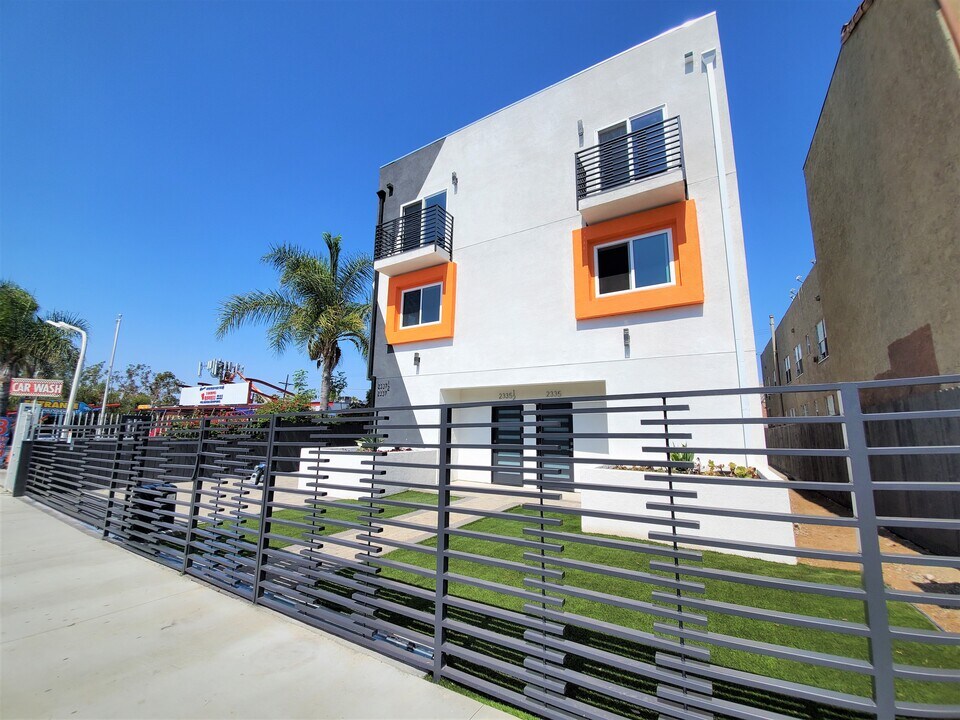 2335 S Crenshaw Blvd, Unit 2335 in Los Angeles, CA - Building Photo