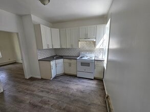 18717 Linden Blvd in Saint Albans, NY - Foto de edificio - Building Photo