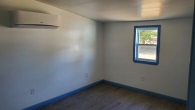 390 Cottage Home Rd in Liberty, TN - Foto de edificio - Building Photo