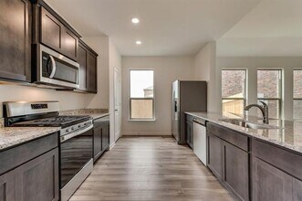 833 Serena Dr in Ferris, TX - Building Photo - Building Photo