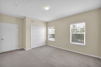 8241 Pelican Landing Rd in Jacksonville, FL - Building Photo - Building Photo