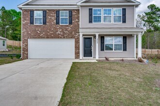 242 Carrington Dr in Lugoff, SC - Building Photo - Building Photo