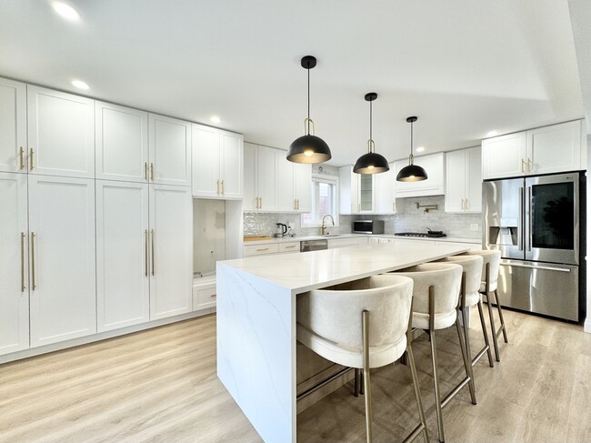 16 Jeremiah Ct in Hamilton, ON - Building Photo - Building Photo