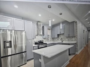 4524 N Central Park Ave, Unit 2 in Chicago, IL - Building Photo - Building Photo