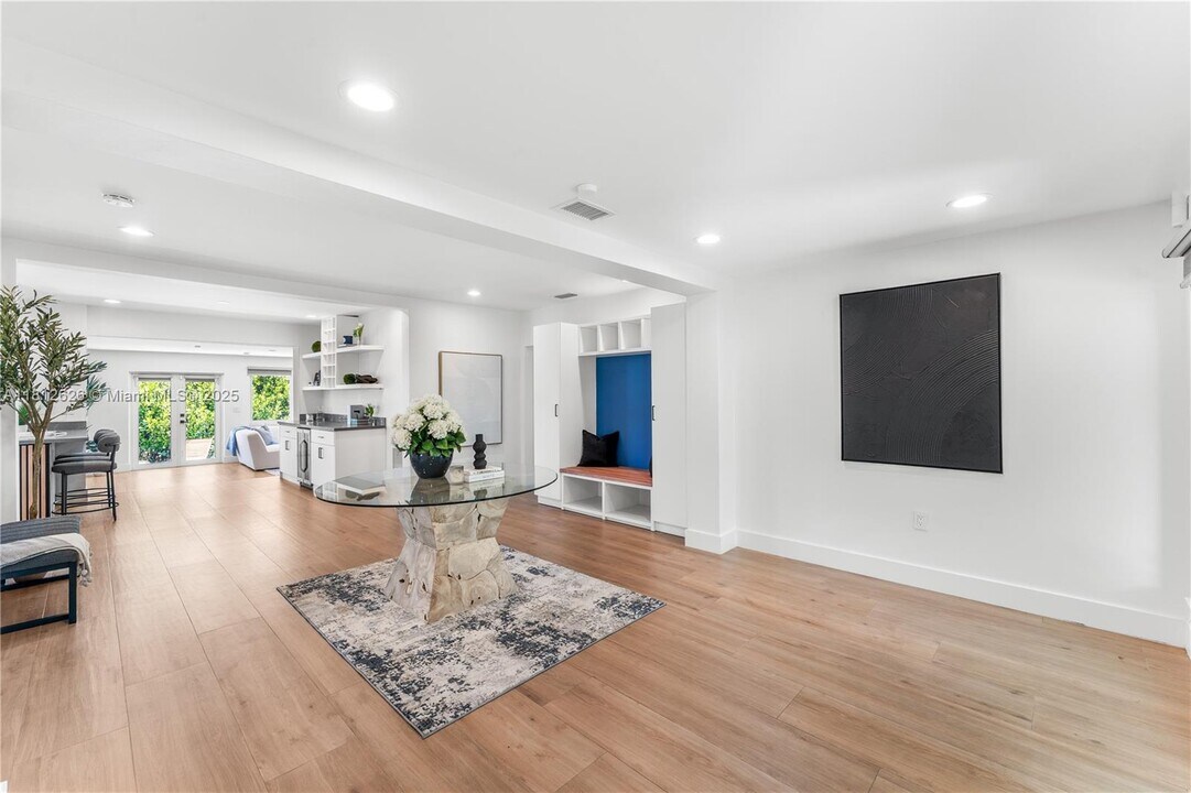 3291 SW 16th Ln in Miami, FL - Building Photo